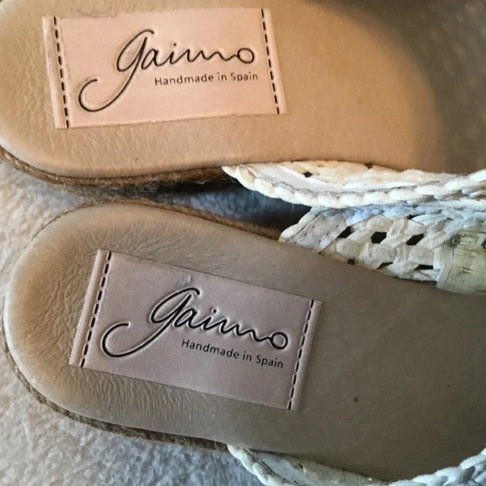 Gaimo white wedge